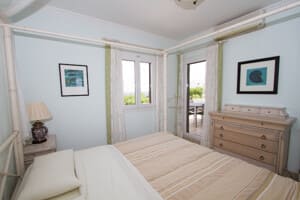 Schlafzimmer mit Doppelbett 180 x 200 cm
